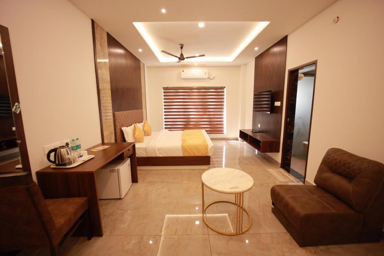Bliss Regency Business Hotel Palakkad Eksteriør billede
