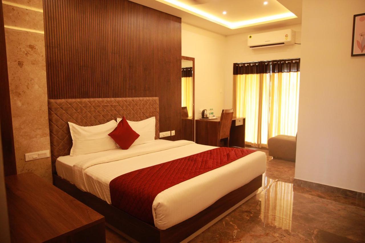 Bliss Regency Business Hotel Palakkad Eksteriør billede