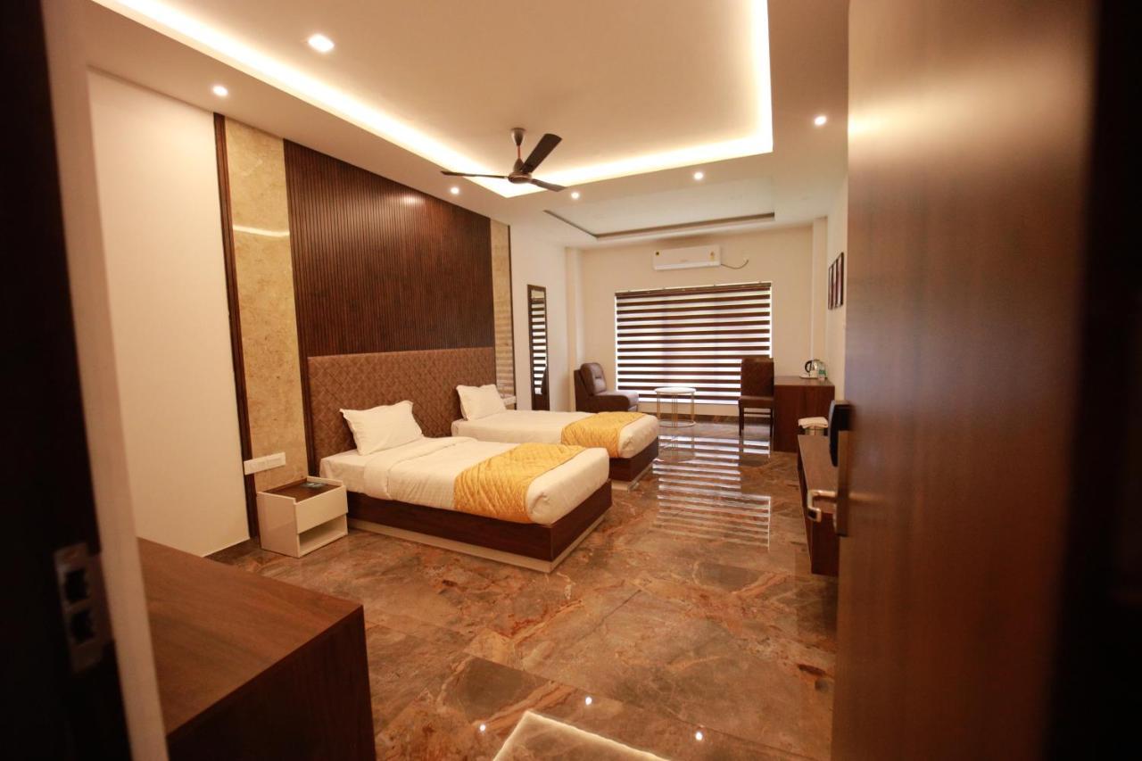 Bliss Regency Business Hotel Palakkad Eksteriør billede