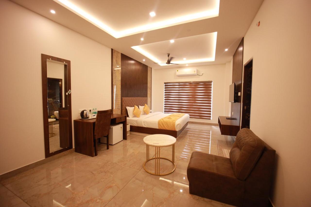 Bliss Regency Business Hotel Palakkad Eksteriør billede