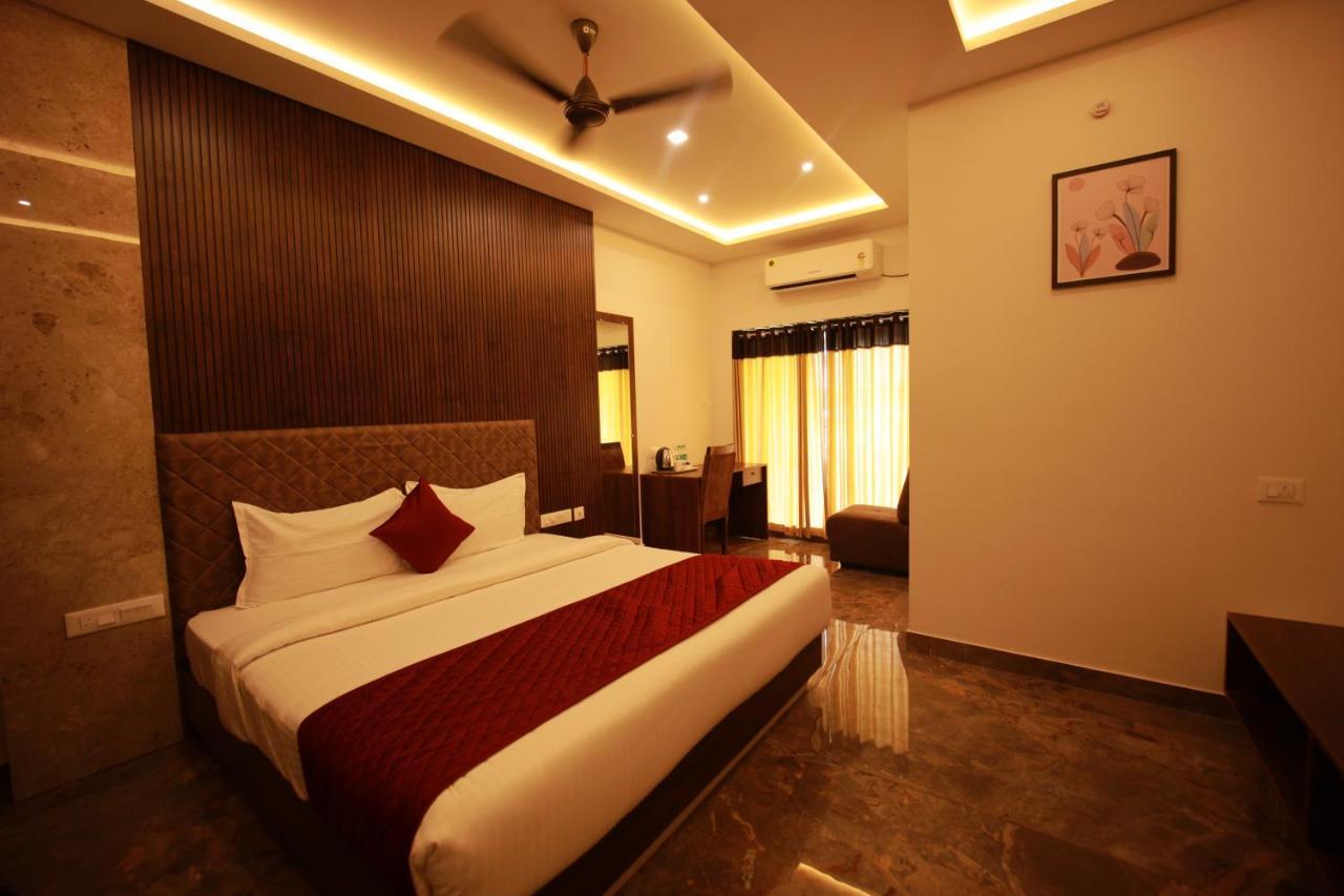 Bliss Regency Business Hotel Palakkad Eksteriør billede