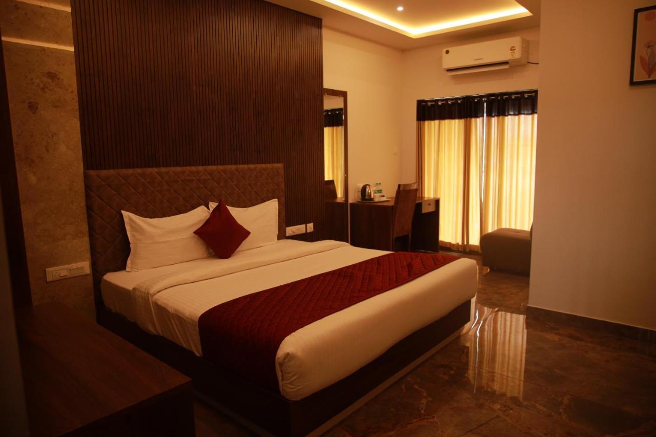 Bliss Regency Business Hotel Palakkad Eksteriør billede